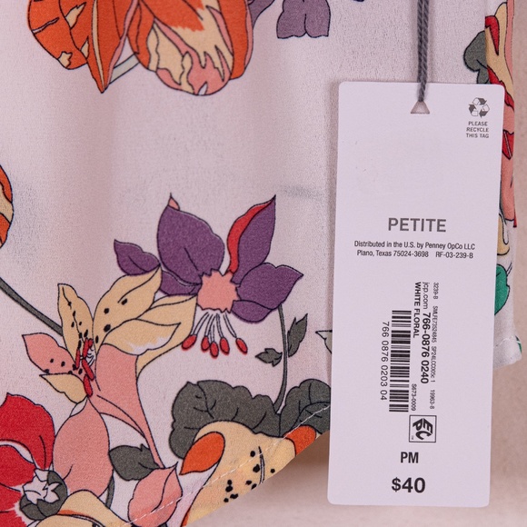 Liz Claiborne White Ruffled Mandarin Collar Blouse, Petite Medium Size, NWT. - Picture 10 of 11